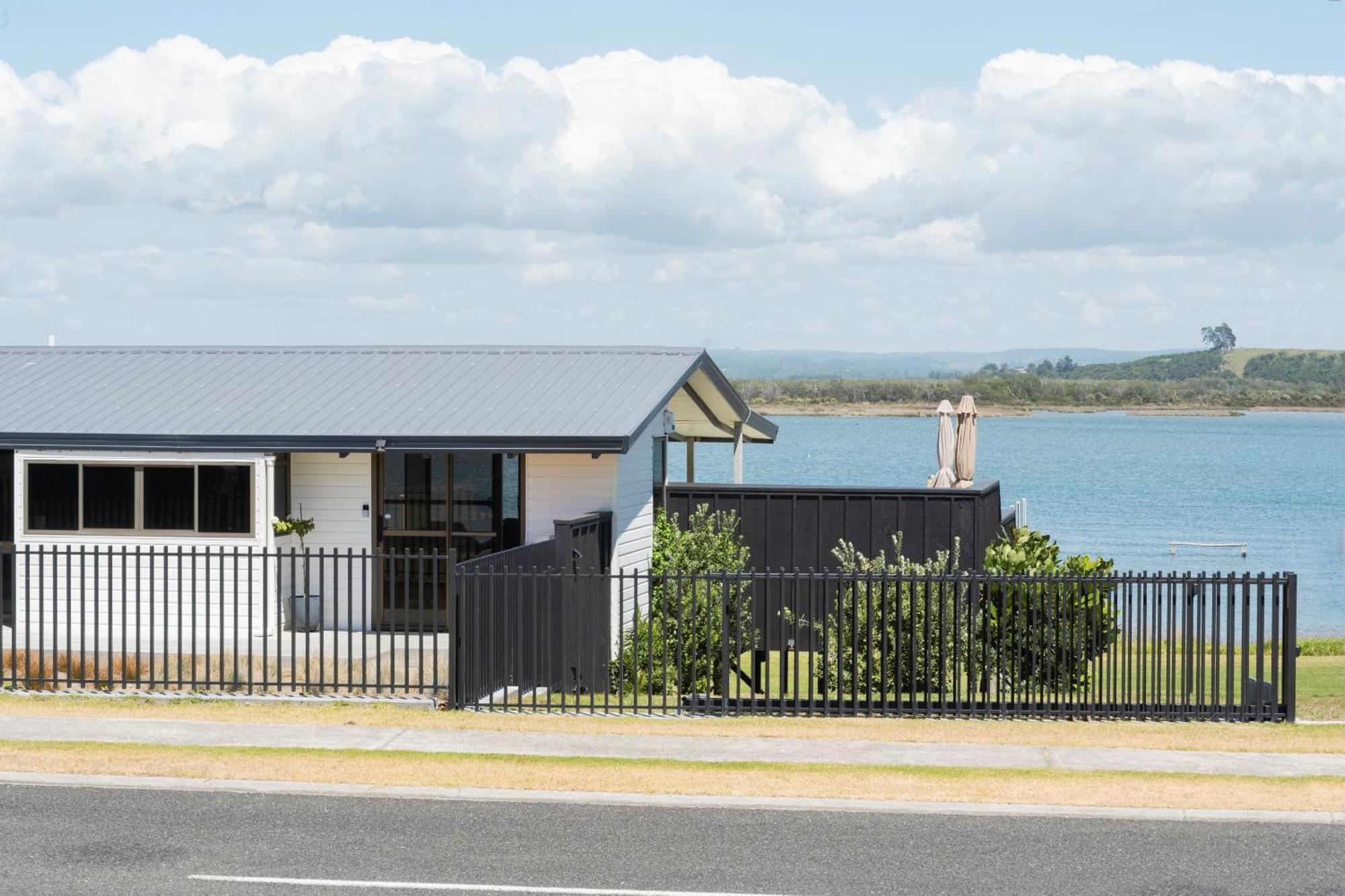 Pukehina Estuary Sunset Views Holiday Home Esterno foto